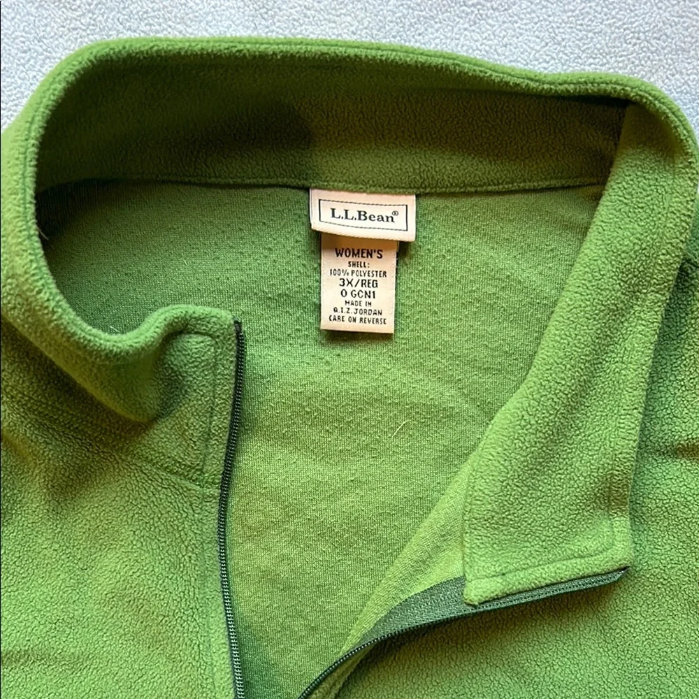 LL Bean Women’s Green Full-Zip Fleece Jacket - Picture 2 of 2